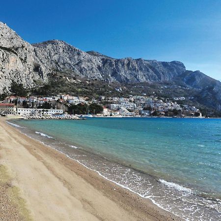 Gorgeous Apartment In Omis With House Sea View Exterior photo