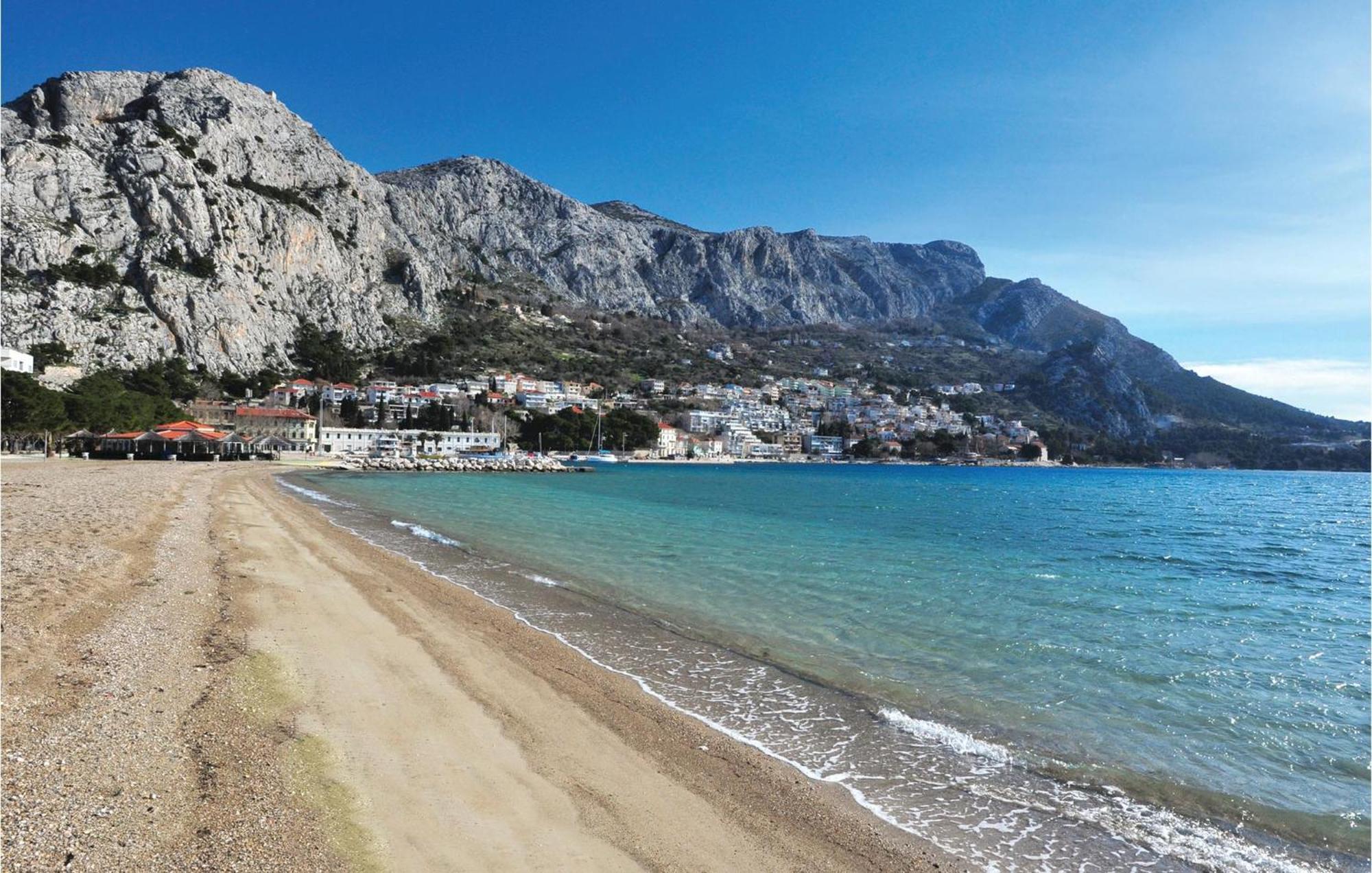 Gorgeous Apartment In Omis With House Sea View Exterior photo
